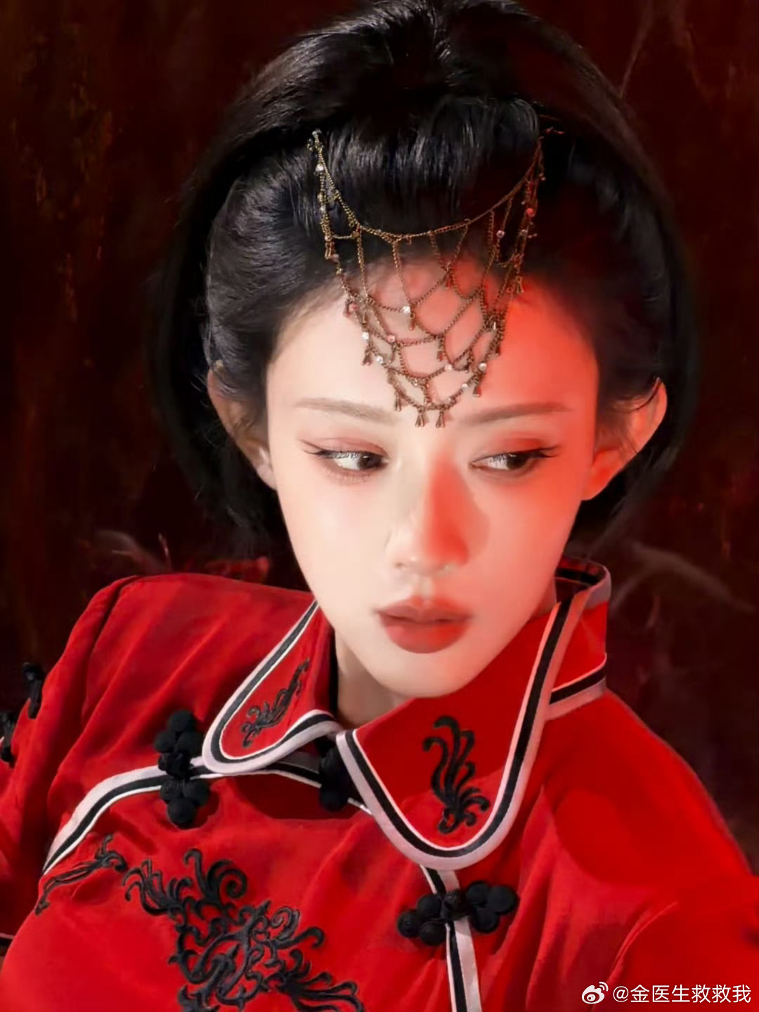 孟子义、张予曦好六疯狂夜妆造来啦～今晚是古装主题吧，好美的两个人疯狂好六夜 ​​