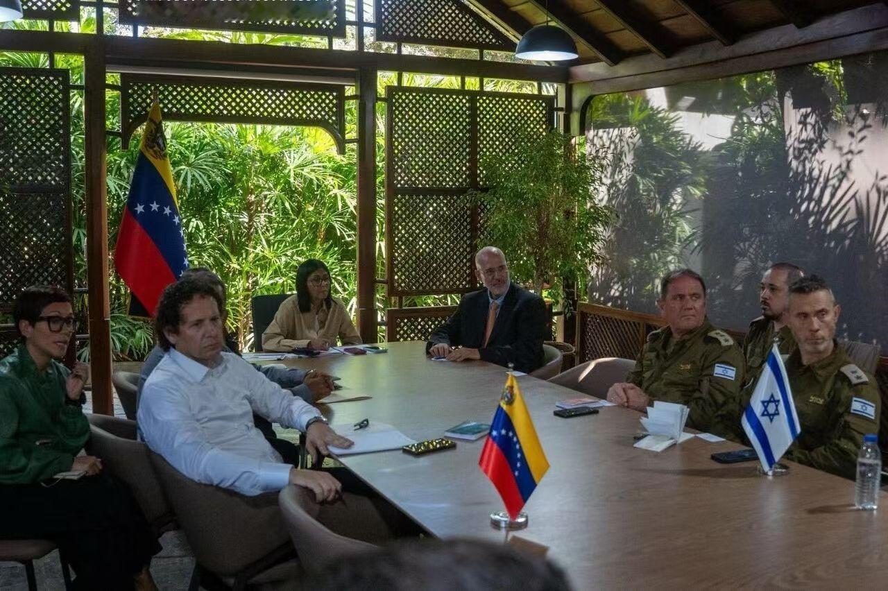 🔥🇻🇪🇮🇱
应委内瑞拉临时总统罗德里格斯
向以色列外交部长萨尔提出的请