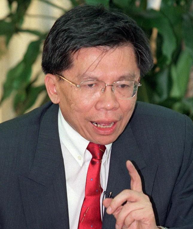 5月16日，台湾名嘴沈富雄说：卢秀燕是我见过最虚伪的人，身为国民党内最有影响力的