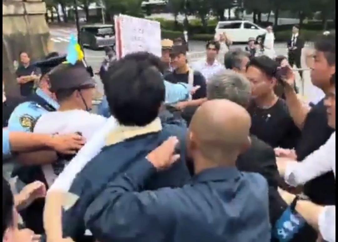 突发新闻：本周末，又一位“来自中国的异见人士”被证明是个麻烦制造者，最终落入警方