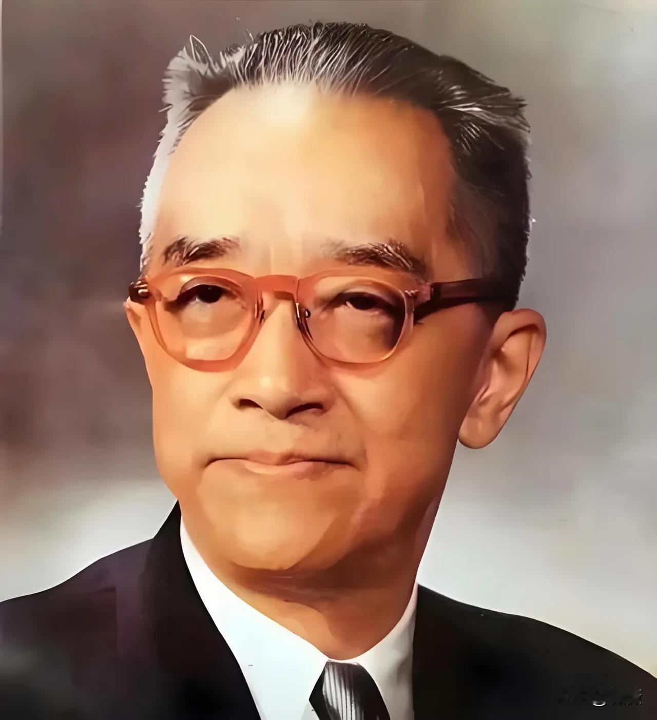 北大校长胡适说：
“聪明的人，看到历史就会觉醒；善良的人，看到真相就会觉醒；无知