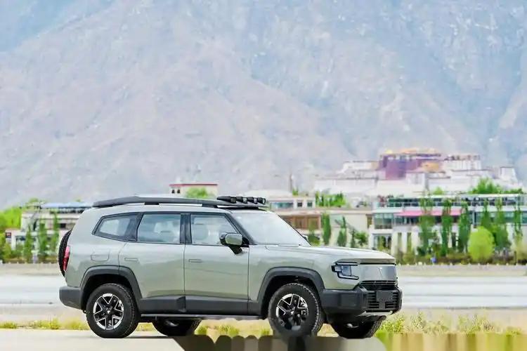 华南极端暴雨破纪录，华东断崖式降温，五一还能出去玩吗？

四月底的天气像是突然换