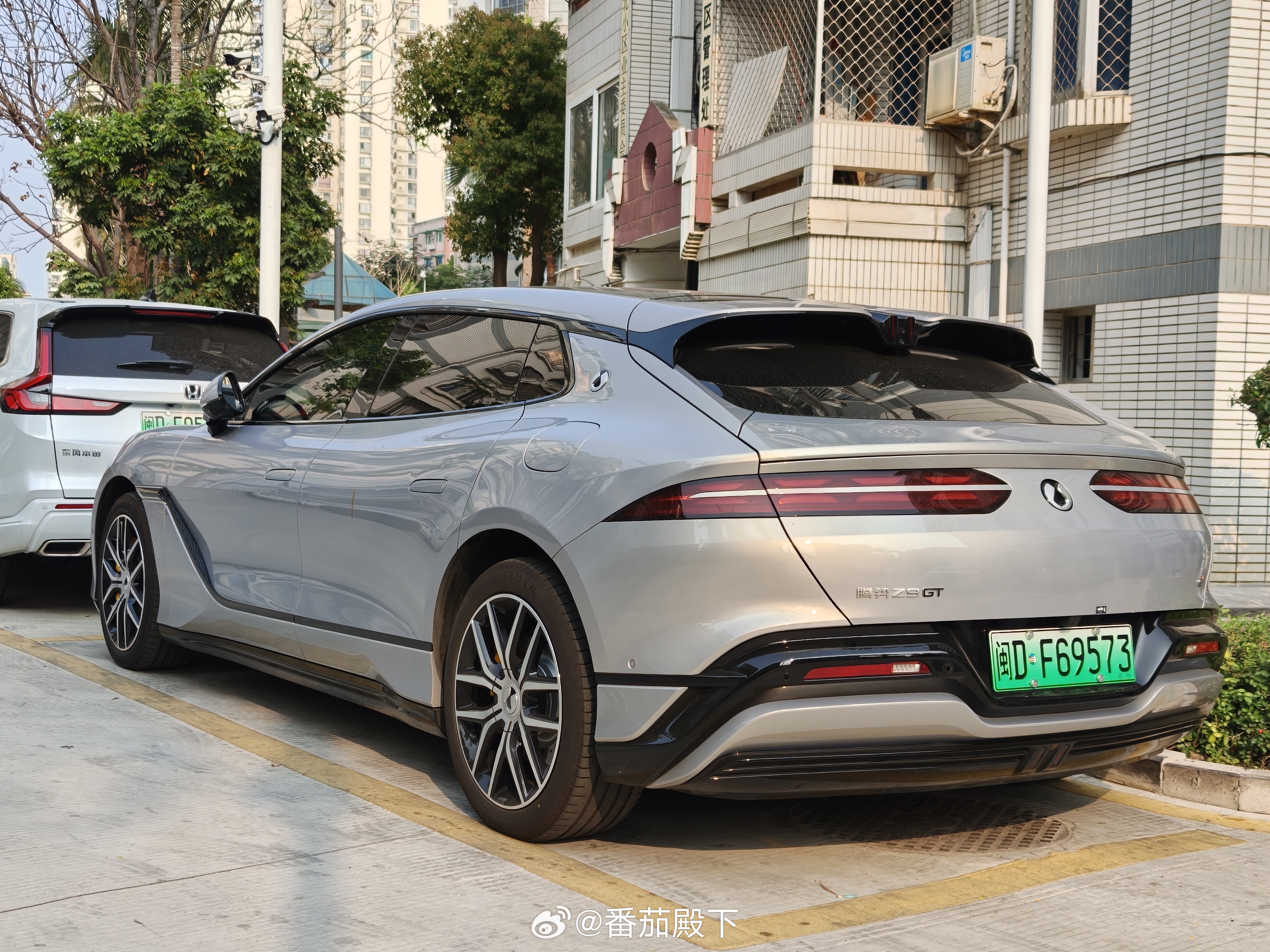 腾势汽车在我老家厦门卖得老好了……