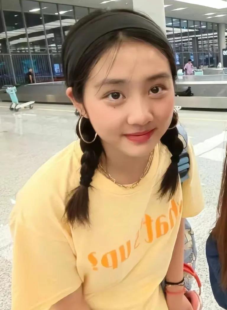 黄磊的女儿黄多多真的是越来越水灵了！

黄磊的女儿黄多多是一个幸运的女孩，她的成