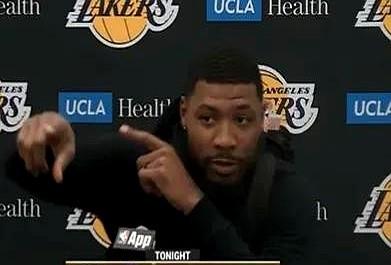 詹姆斯都41岁了，还在联盟打出神仙数据，可总有人盯着黑。你以为他扛不住？恰恰相反