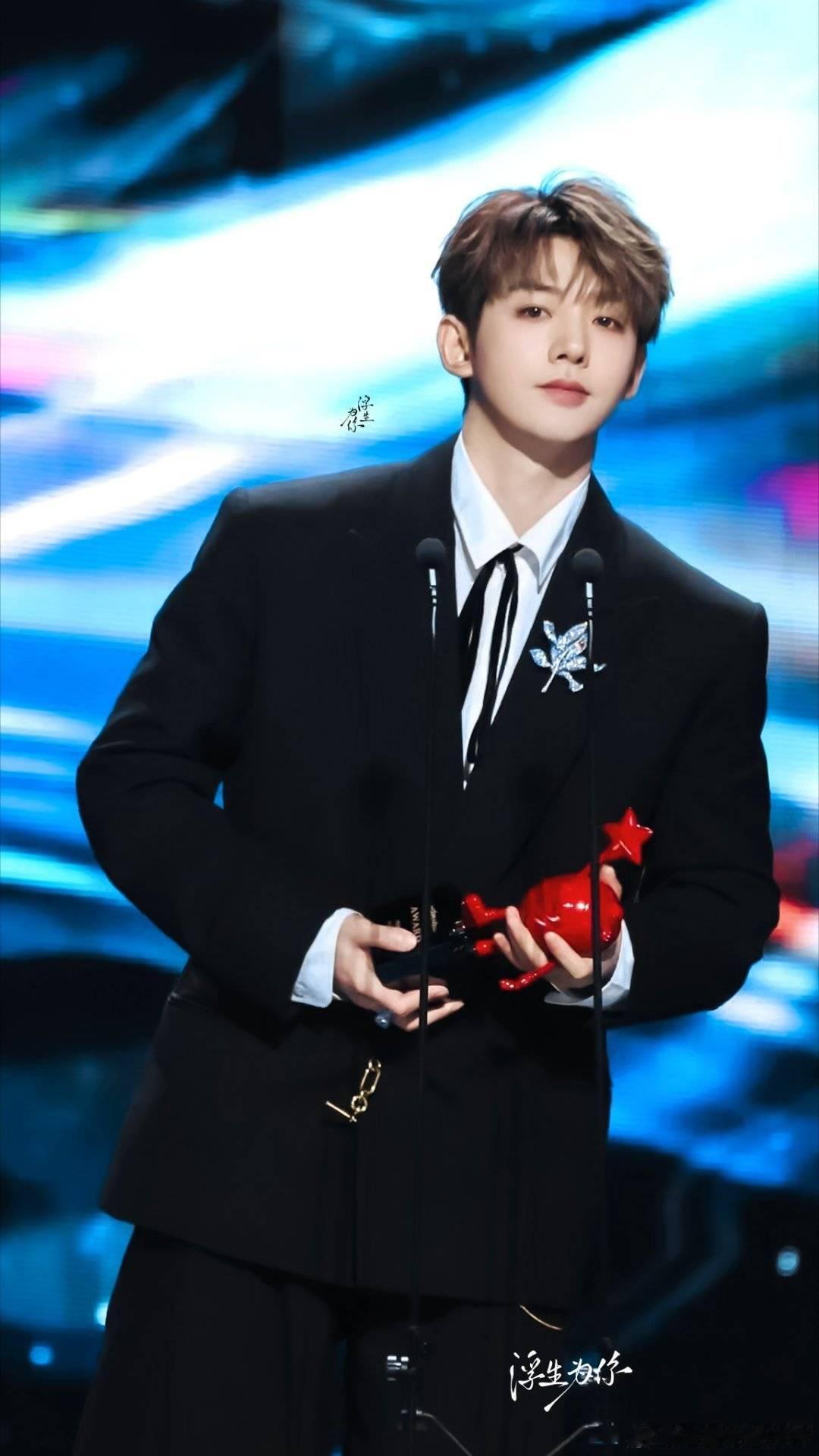 微博之夜阵容官宣·邓为微博之夜 💜【95颜永一】