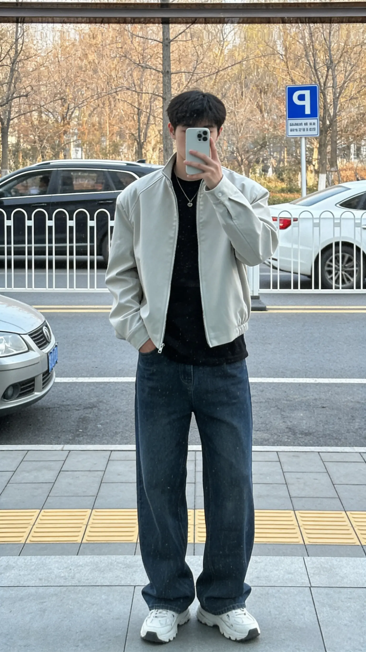垫肩夹克身上穿 下句你们来 。垫肩夹克身上穿 下句你们来