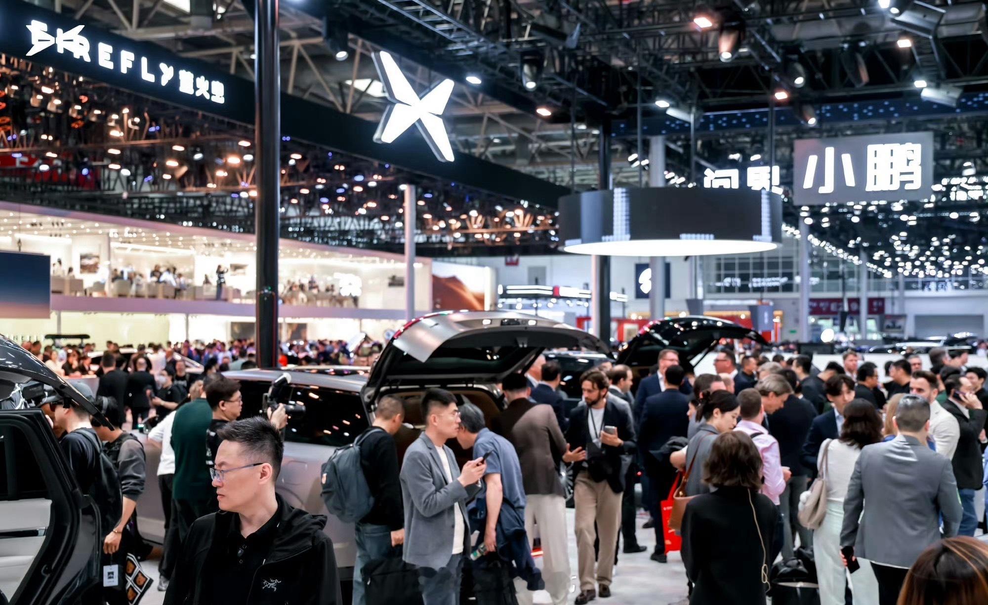 大电池缓解了多少焦虑超级车主 对于每一位新能源车主而言，里程焦虑从来不是一串冰冷