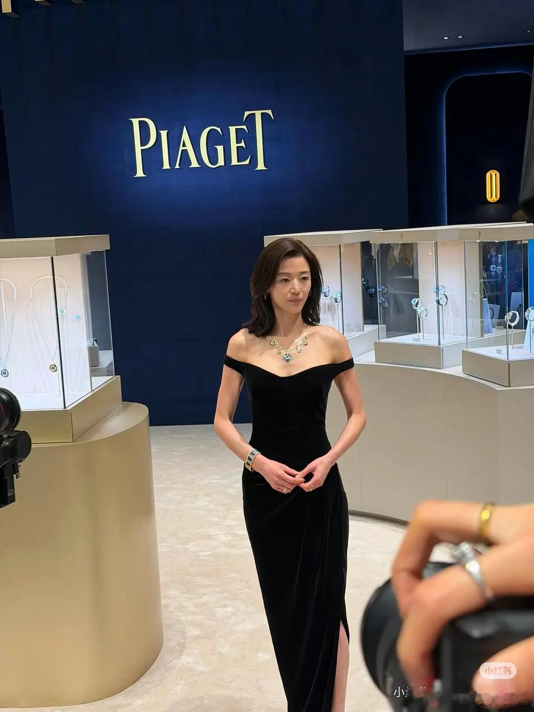 天啊啊 全智贤！！怎么瘦成这样了 