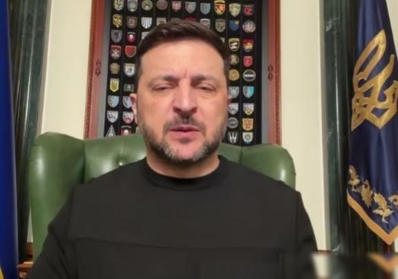 泽连斯基为什么还能活到？俄罗斯不是没能力杀他，而是不敢动基辅这位一把手。
战火烧