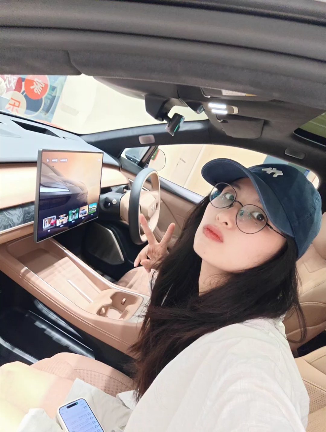 合影一张，不，二张～生活手记大v聊车乐道汽车是小花姐姐的专属