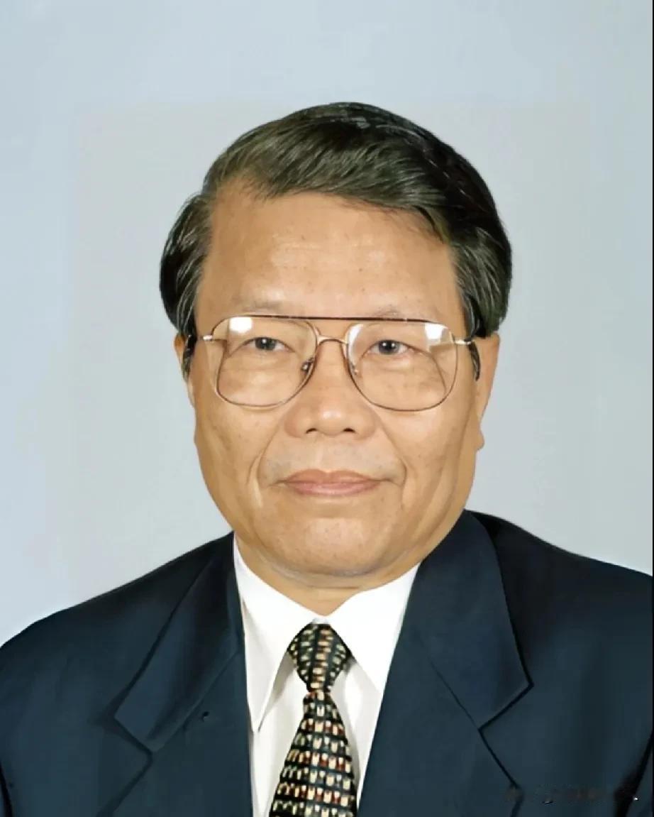 突然，越南前国家主席陈德良去世，88岁的他带着对现在越南对外政策的不满离开了热爱