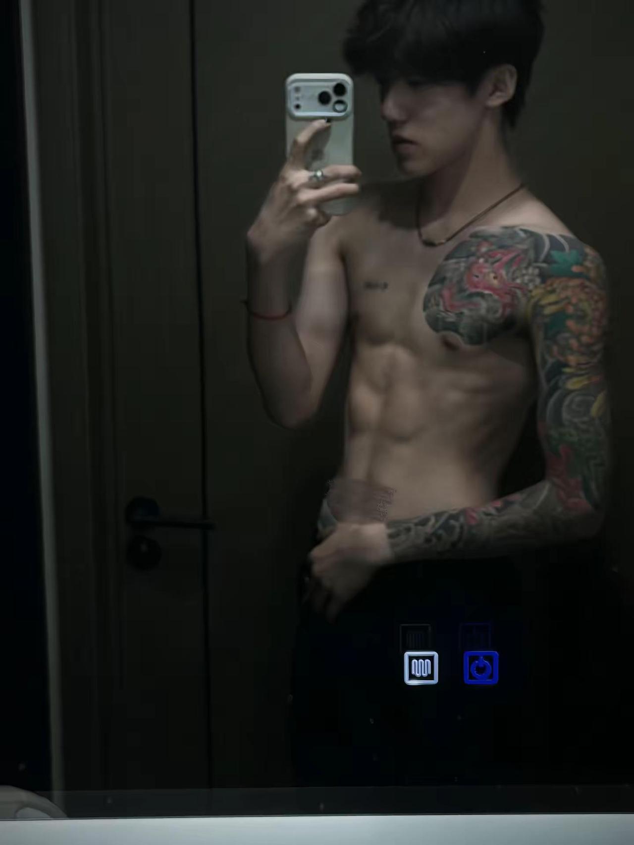 我也没有回头 只是走的很慢反差萌