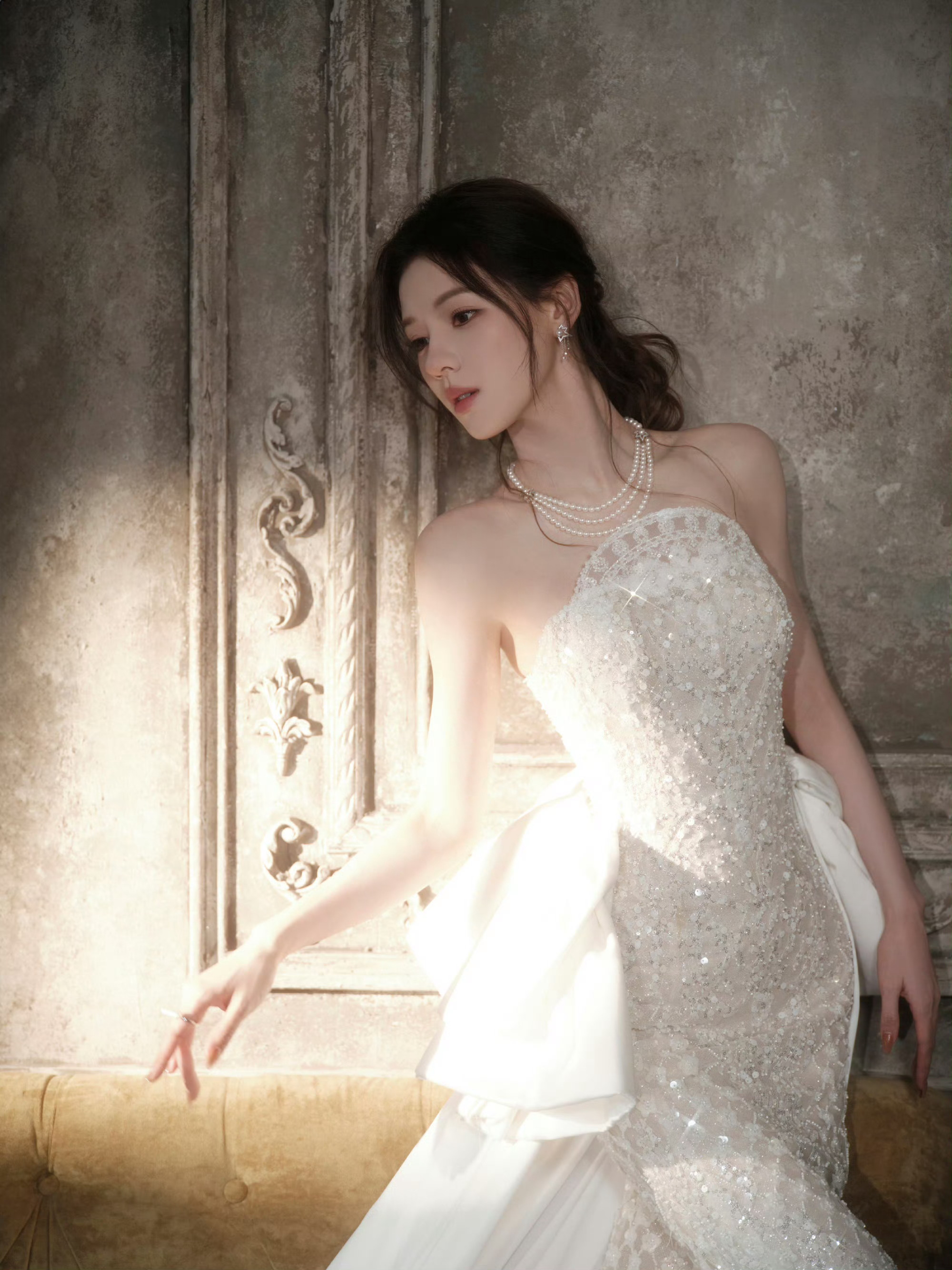 张予曦好漂亮 期待漂亮公主继续保持！！！！已经无法用语言形容了，这才是拍出了曦曦