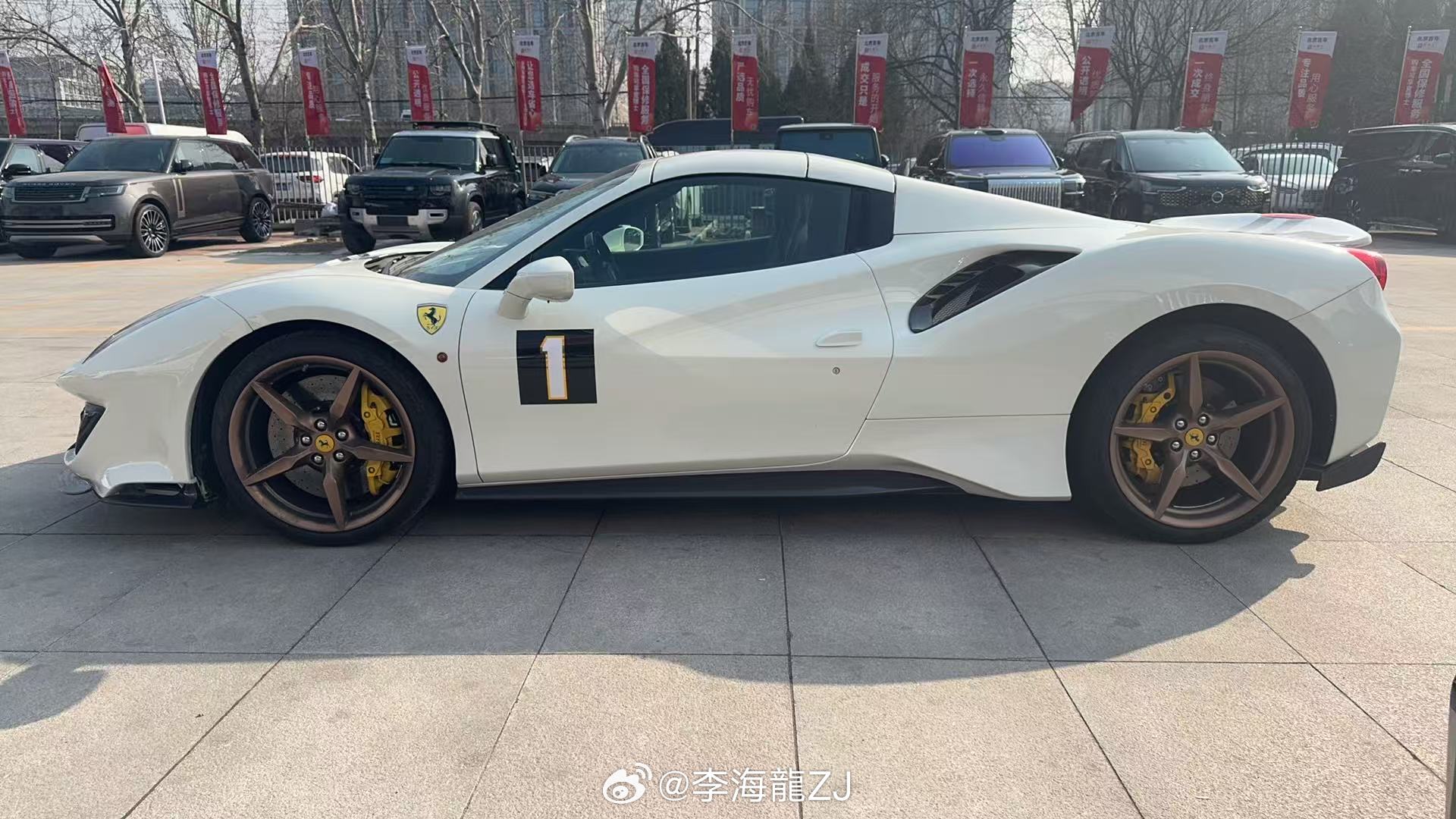 最新购入 18 年 2 万公里， 488 敞篷，后升级 pista 套件，即将到