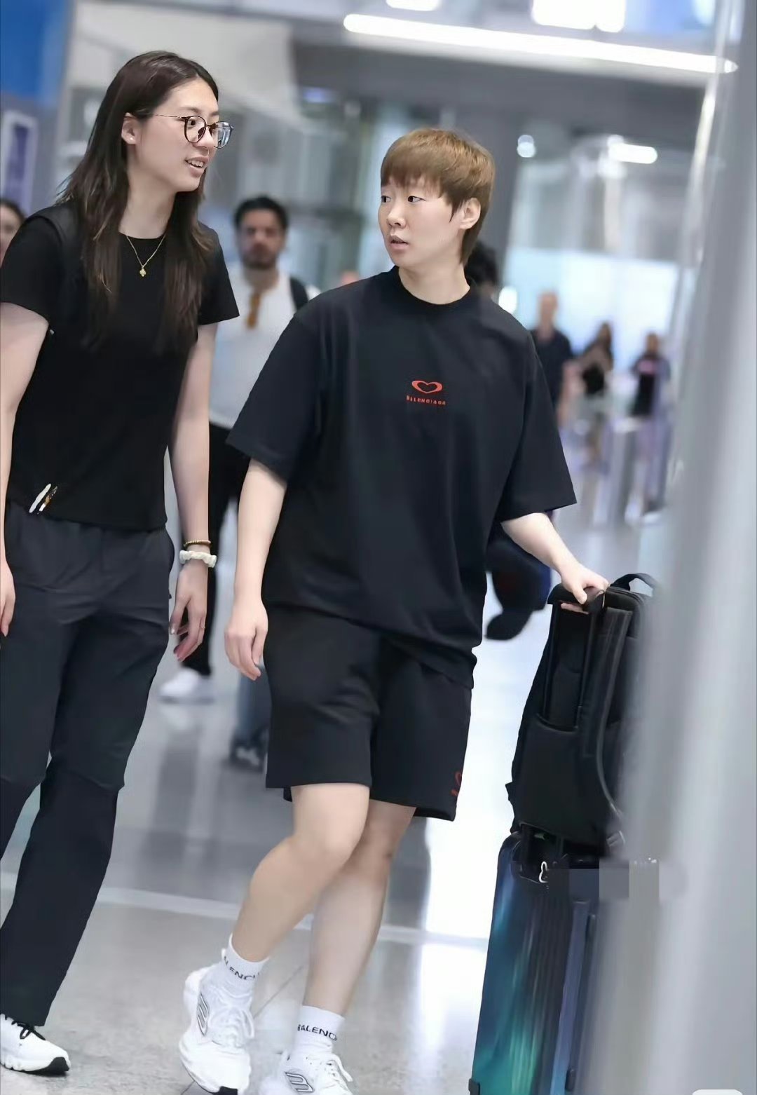 在国乒女队里，虽然王曼昱的外貌不是很出众 ，但她的身材绝对是最好，最匀称的。她的