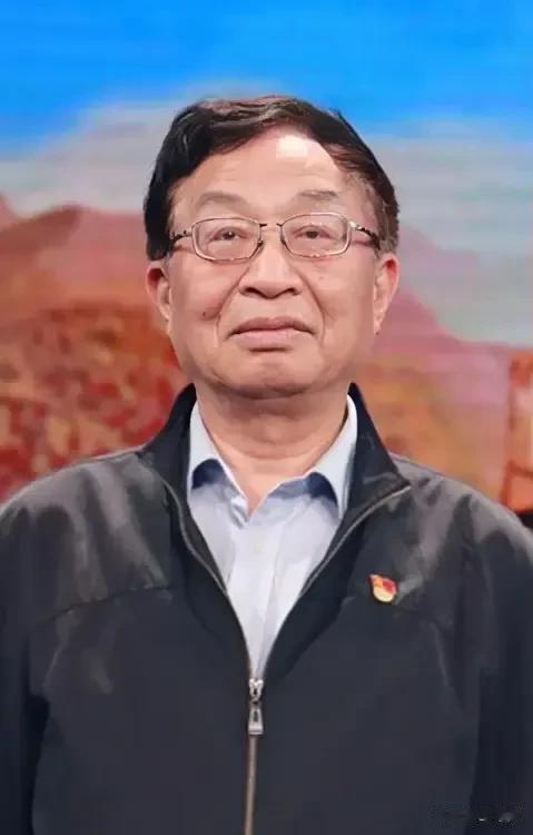 杨澜采访中科院院士叶培建，感慨说:叶教授，您是卫星上天总工程师，这是多大的荣耀啊