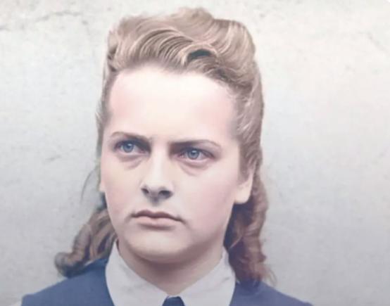 1945年，纳粹女魔头伊尔玛格雷泽被送上绞刑架，结束了罪恶的一生。


在二战结