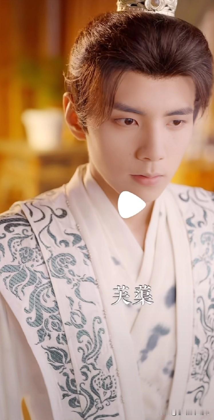 女主长的真好看，有点像林青霞😍
嘿嘿，看完了，四个帅哥，喜欢图二，没想到他真是