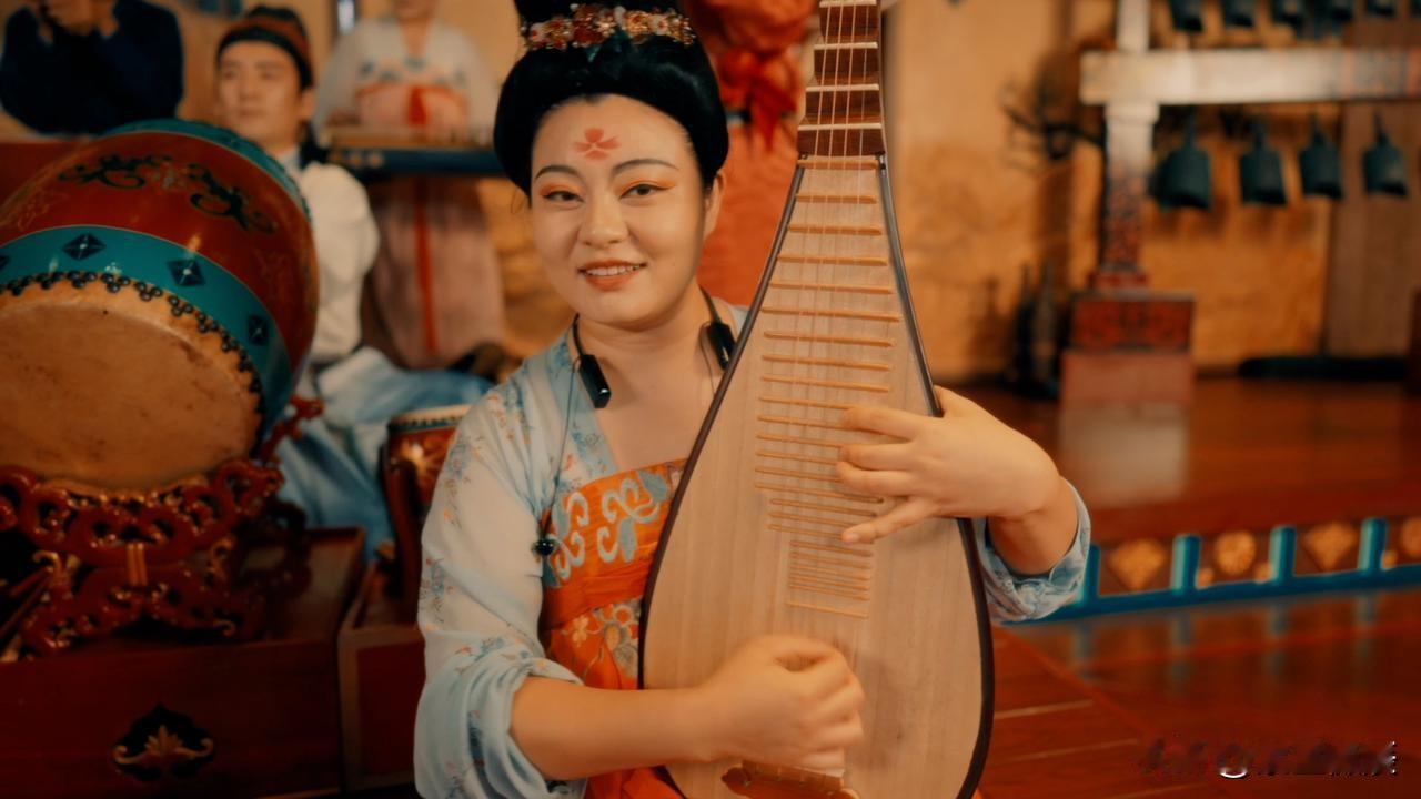 “大弦嘈嘈如急雨，小弦切切如私语”，白居易的一首《琵琶行》，让今人得以通过文字，