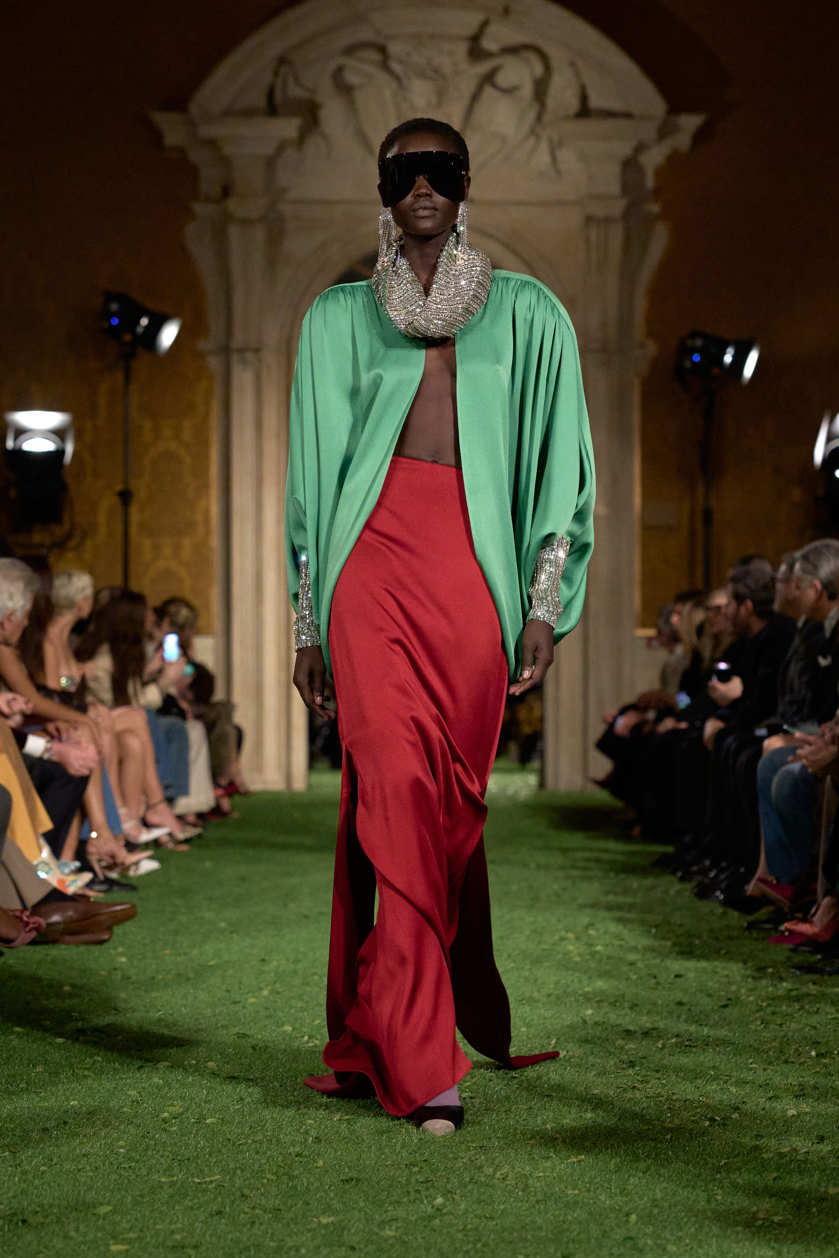 Valentino 2026秋冬系列于罗马正式登场，本季共呈现84套男女装造型，