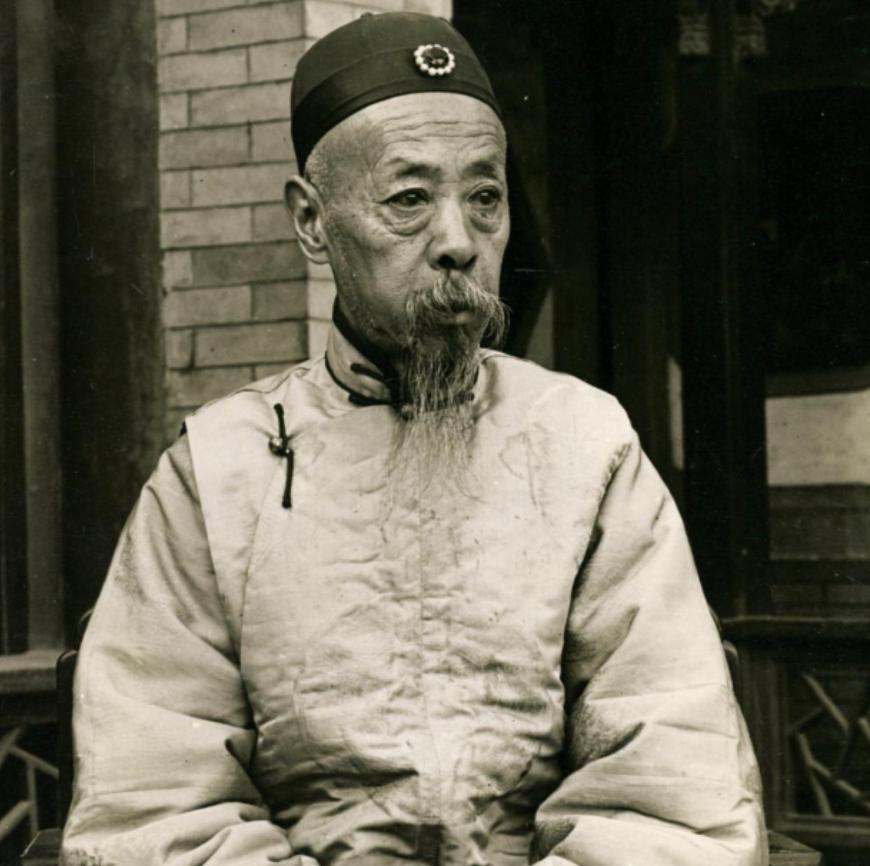 晚清有个王爷，大清还没亡，就把712.5万英镑（相当于现在的200多个亿）存进了