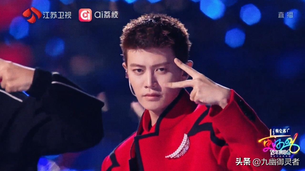 我的天啦❗❗❗[送心][送心][送心]
任嘉伦元旦小作文写的也太实在了吧！[赞]