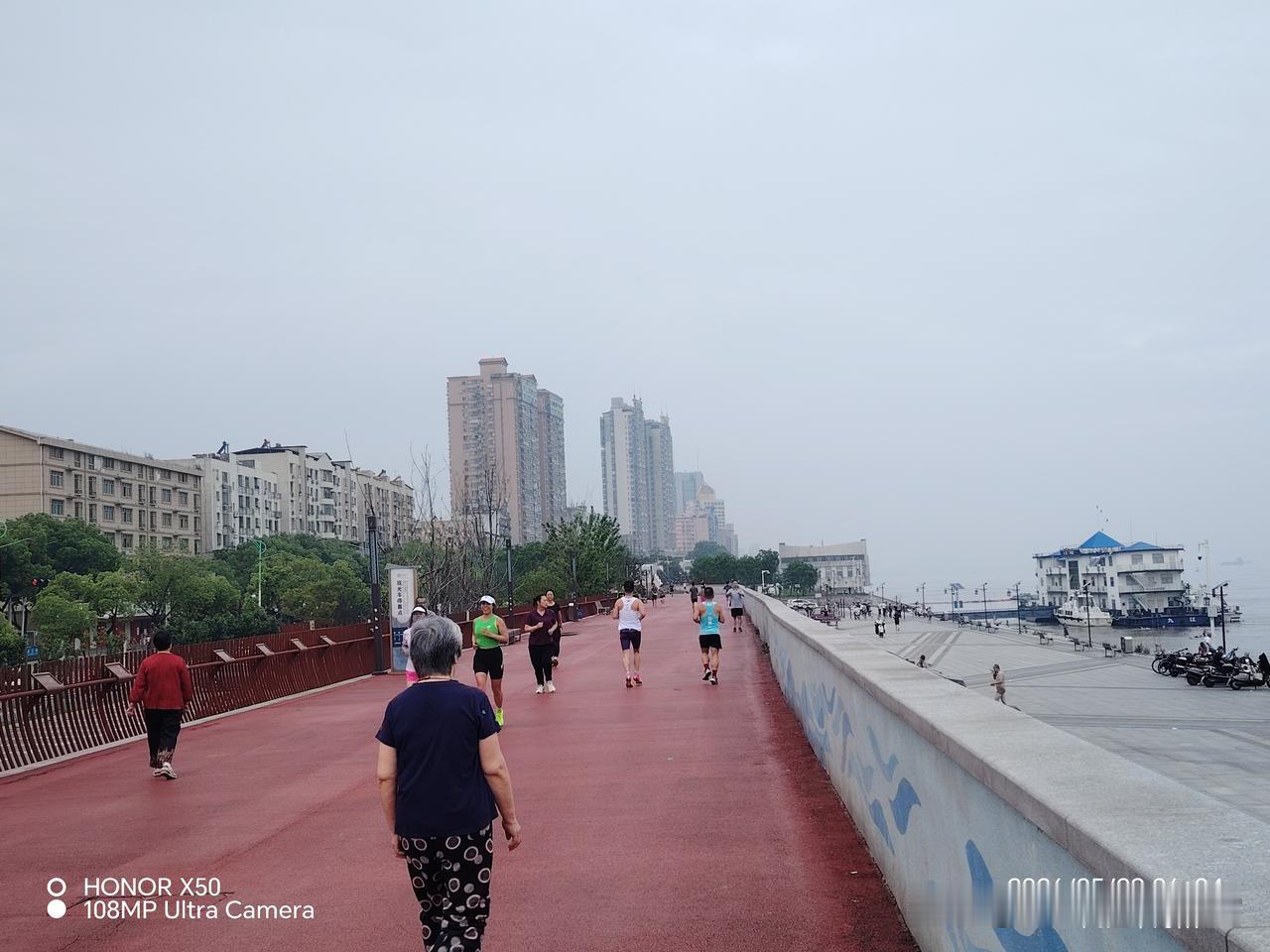 同事找我借钱，我会拒绝，之前有过同事借钱不还的不愉快经历@豆包