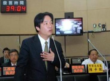 狂到没样了！
赖清德熬夜舔美卖台，
台湾同胞该醒悟了！


赖清德特意选在凌晨，