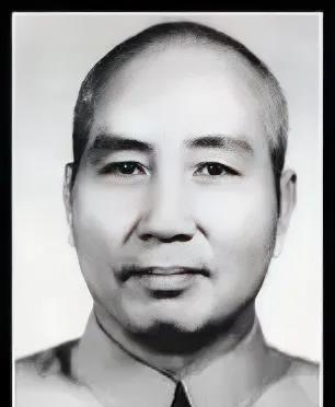 1934年，地下党王同兴家里突然来了两个陌生人，他们臂缠毛巾、手提点心，这是说好