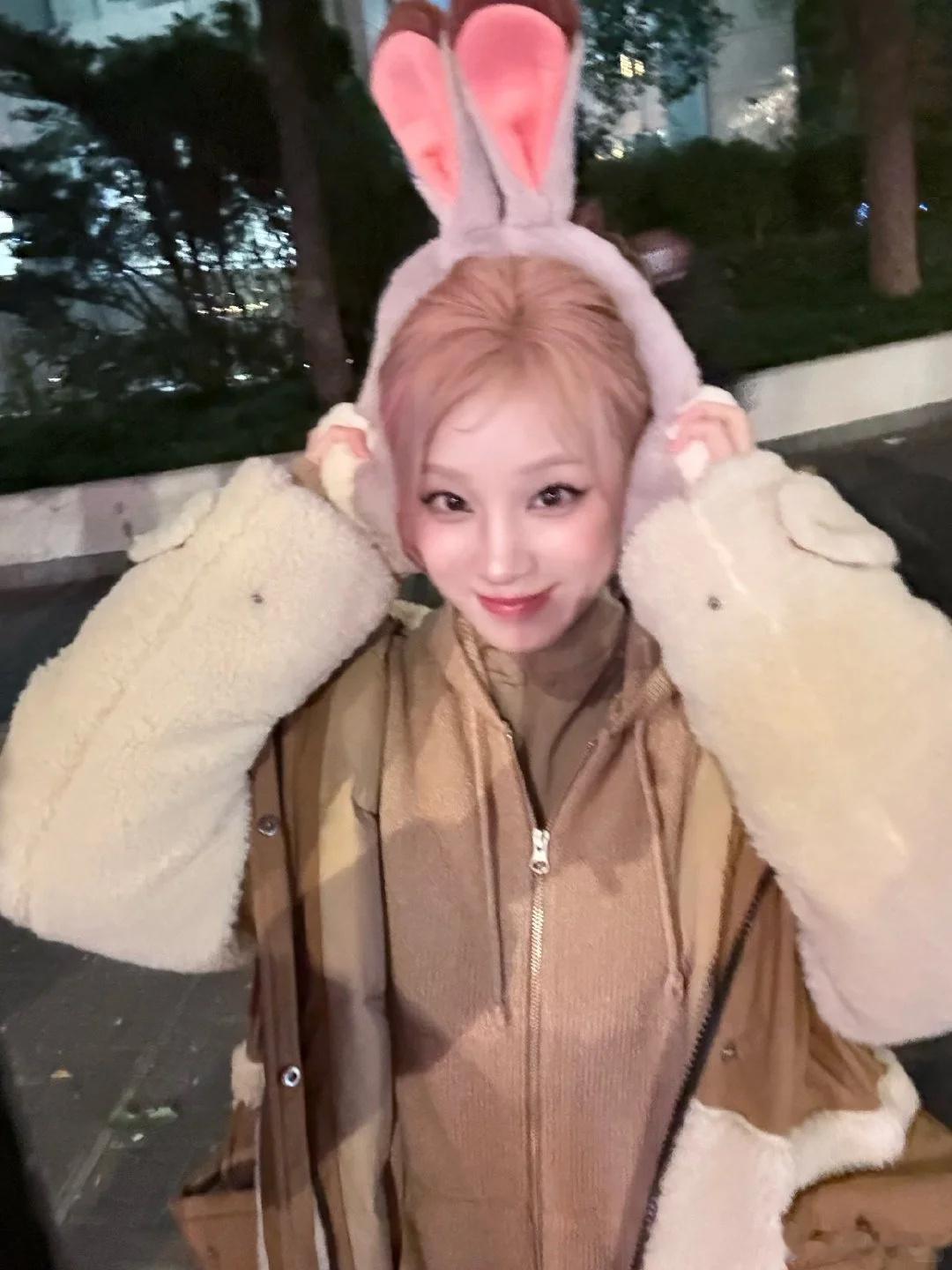 宋雨琦朱迪耳朵谁能拒绝宋雨琦cos的朱迪警官啊！标志性的立耳造型神还原，软乎乎的