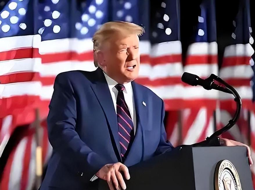 这回出门，
特朗普又被摆了一道，
车队遭不明物体拦截！


特朗普这次行程受阻，