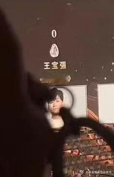 任谁看了不会心梗的程度《唐探1900》可是春节档票房前几啊……就在角落里默默地?