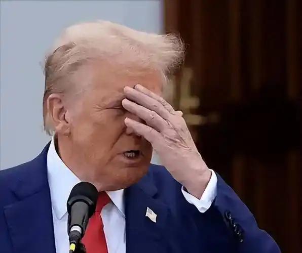 特朗普何去何从？内外交困走投无路，执政彻底陷入绝境！
 
重回白宫的特朗普，本想