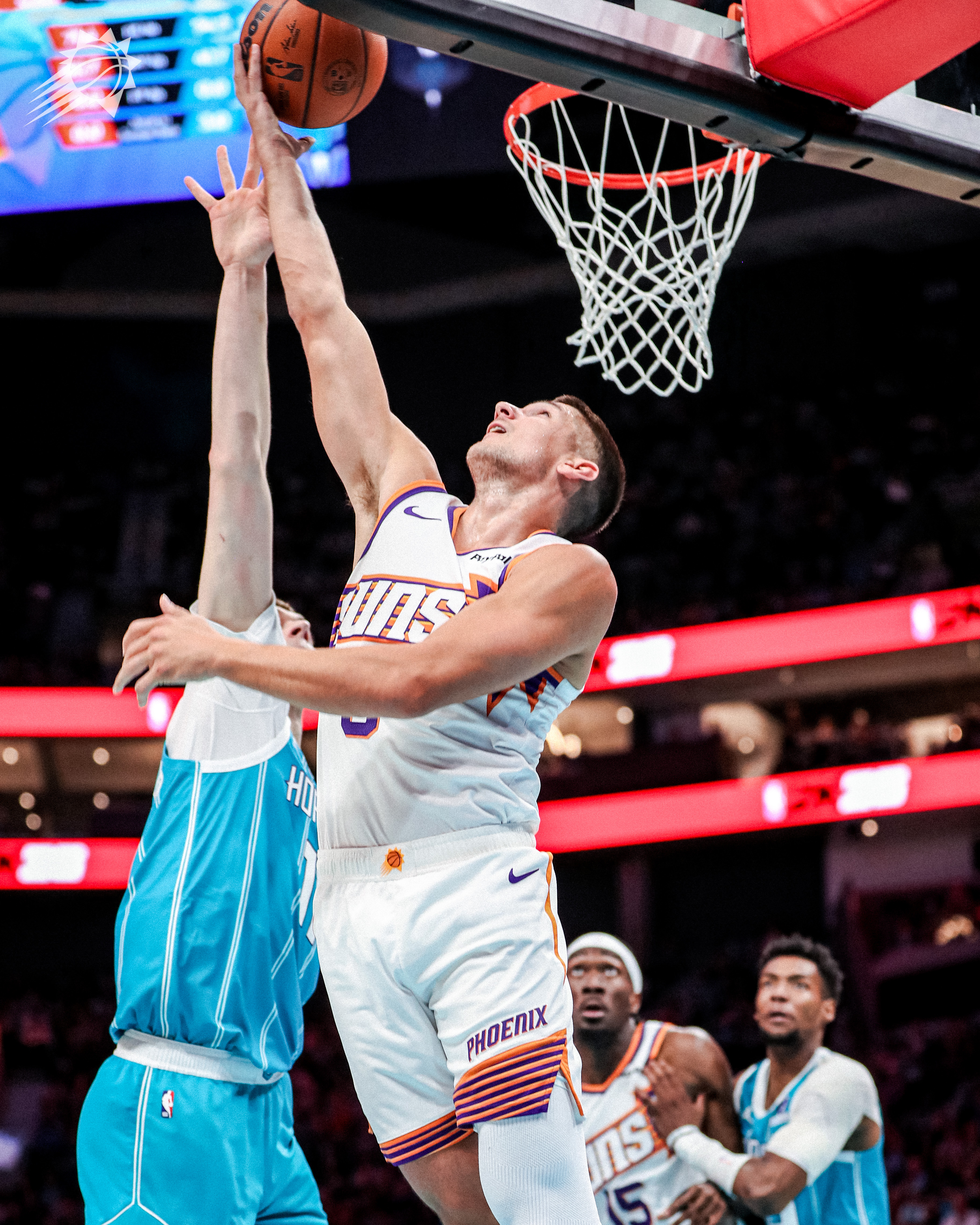 阿伦压哨打进，布克凭借经验造成对手进攻犯规菲尼克斯太阳 ｜旭日东升 ｜太阳vs黄