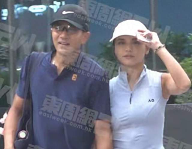 刘恺威承认与小20岁女友恋情，女方背景被扒，父亲刘丹开心回应