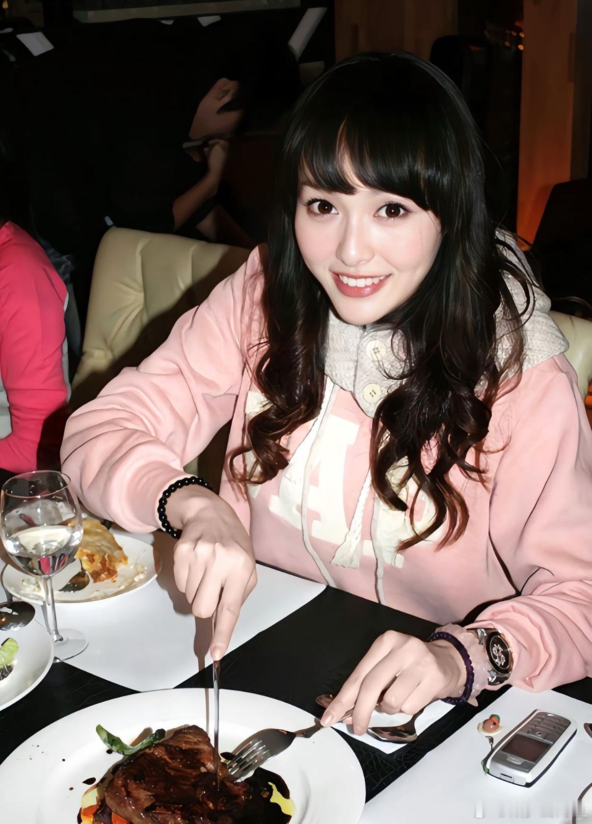 唐嫣早期好嫩啊 