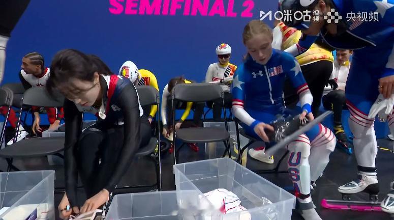 当然是接受结果啦，儿子还能怪爹把自己带倒了？全民聊冬奥短道速滑混合团体2000米