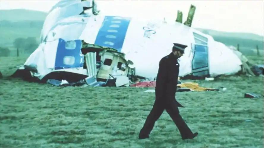 1992年联合国制裁利比亚，中国投了弃权票，卡扎菲很不满。利高官见到中国大使王厚