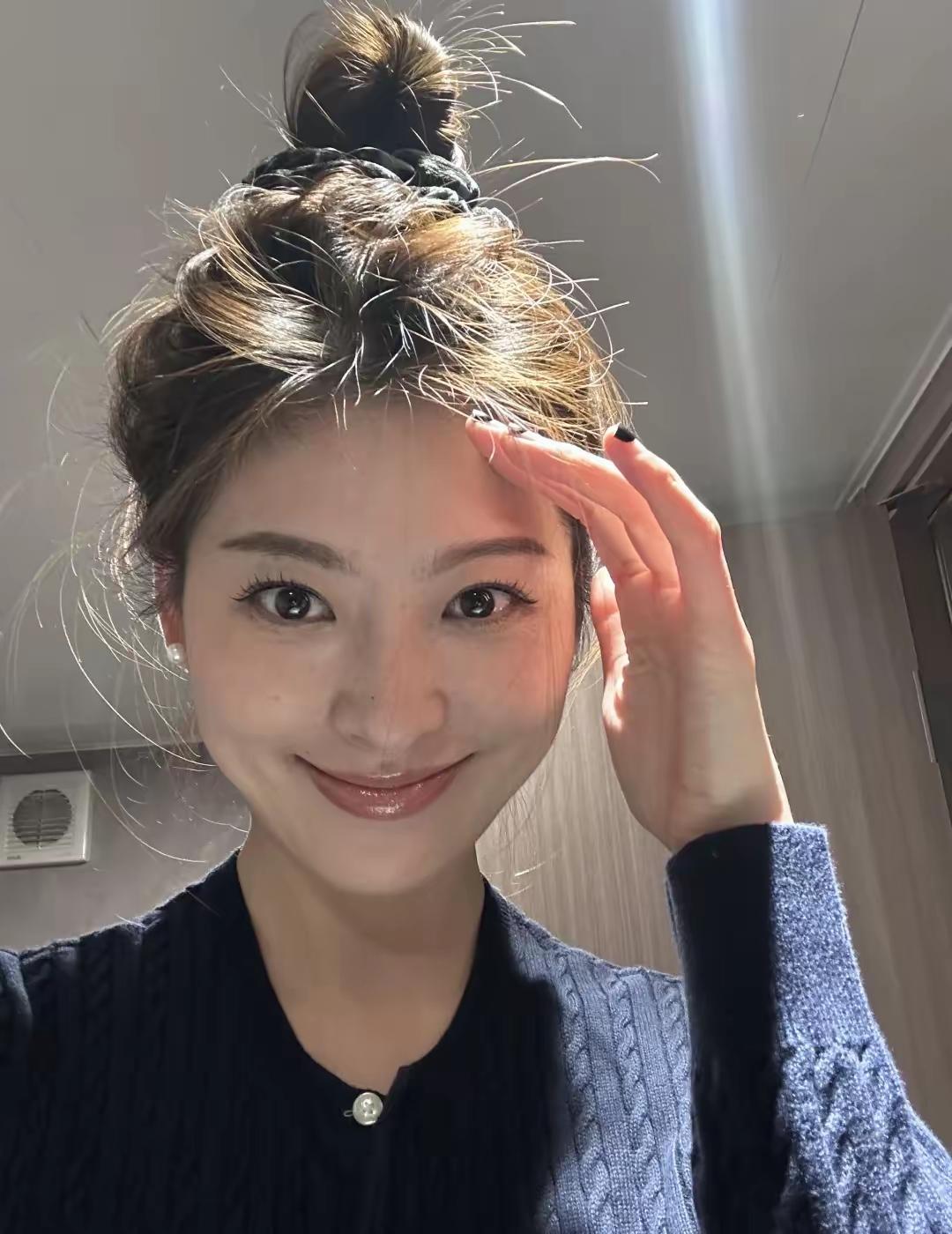 分享甜美小姐姐随手拍国色天香天生丽质，笑容甜美可爱，端庄大气优雅的美女甜系少女照