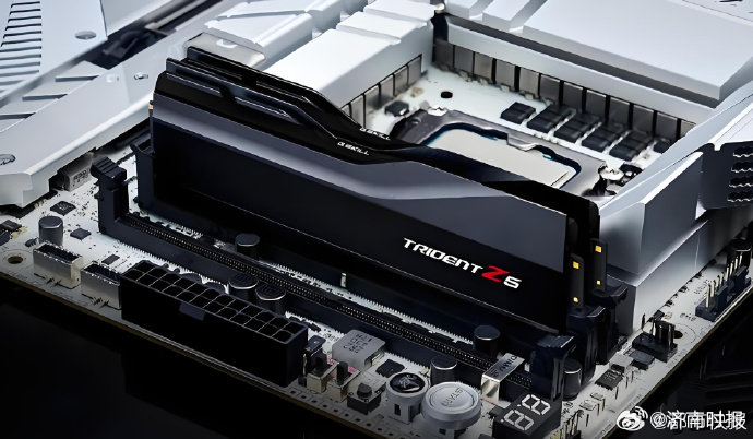 【#内存条价格大跌原因#】从上周开始，市场的内存条价格出现断崖式下跌，市场普遍认