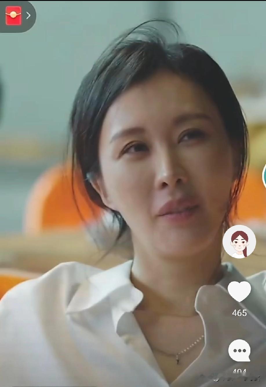 高端的猎手，往往以猎物的形态出现。
其实田朴珺没有错。
上海女人的眼睛里，没有纯