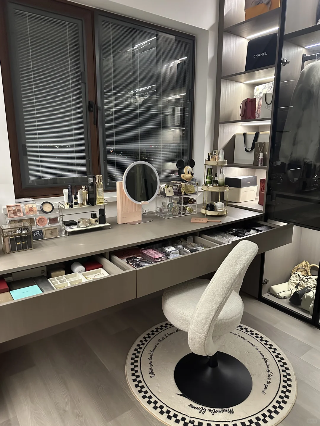 RoomTour！这个衣帽间有亿点点好看！