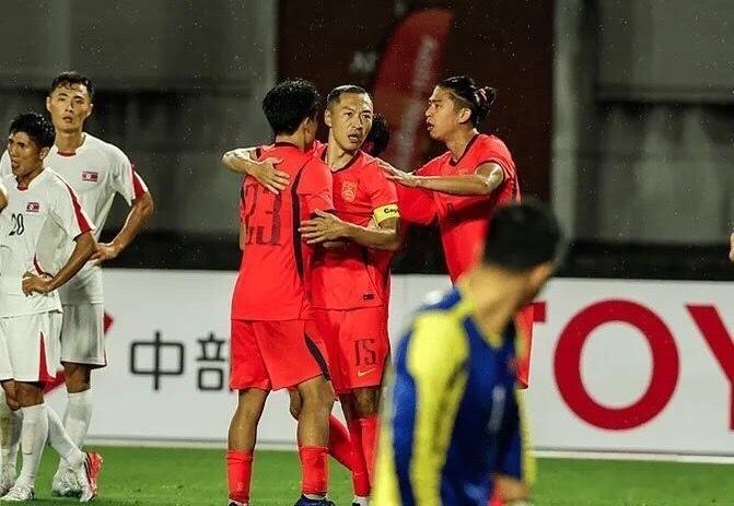 今日聚焦亚运男足：新生代球员登场，考验就在当下，能否顺利闯进四强？亚运男足：中国