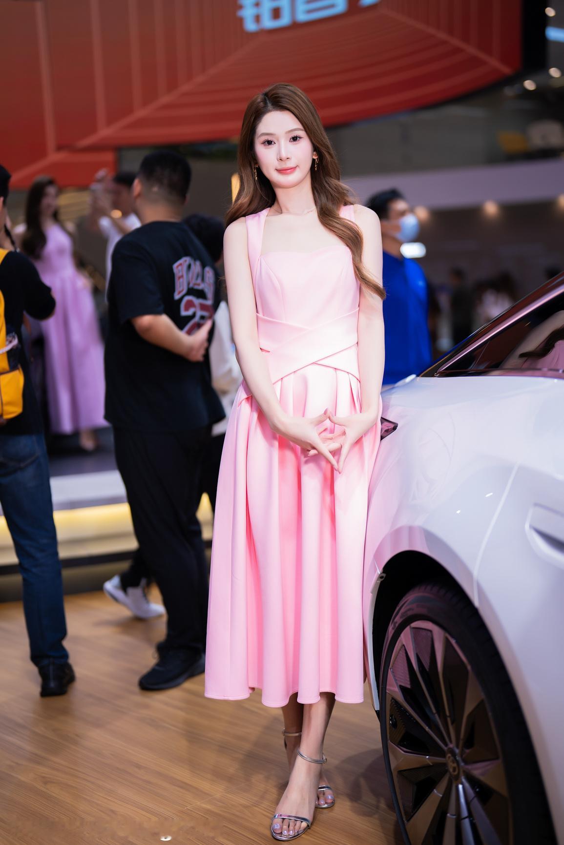 聆听猎人的车展日记聆听在广州国际车展猎人与车展 2025 广州国际车展想把图片带