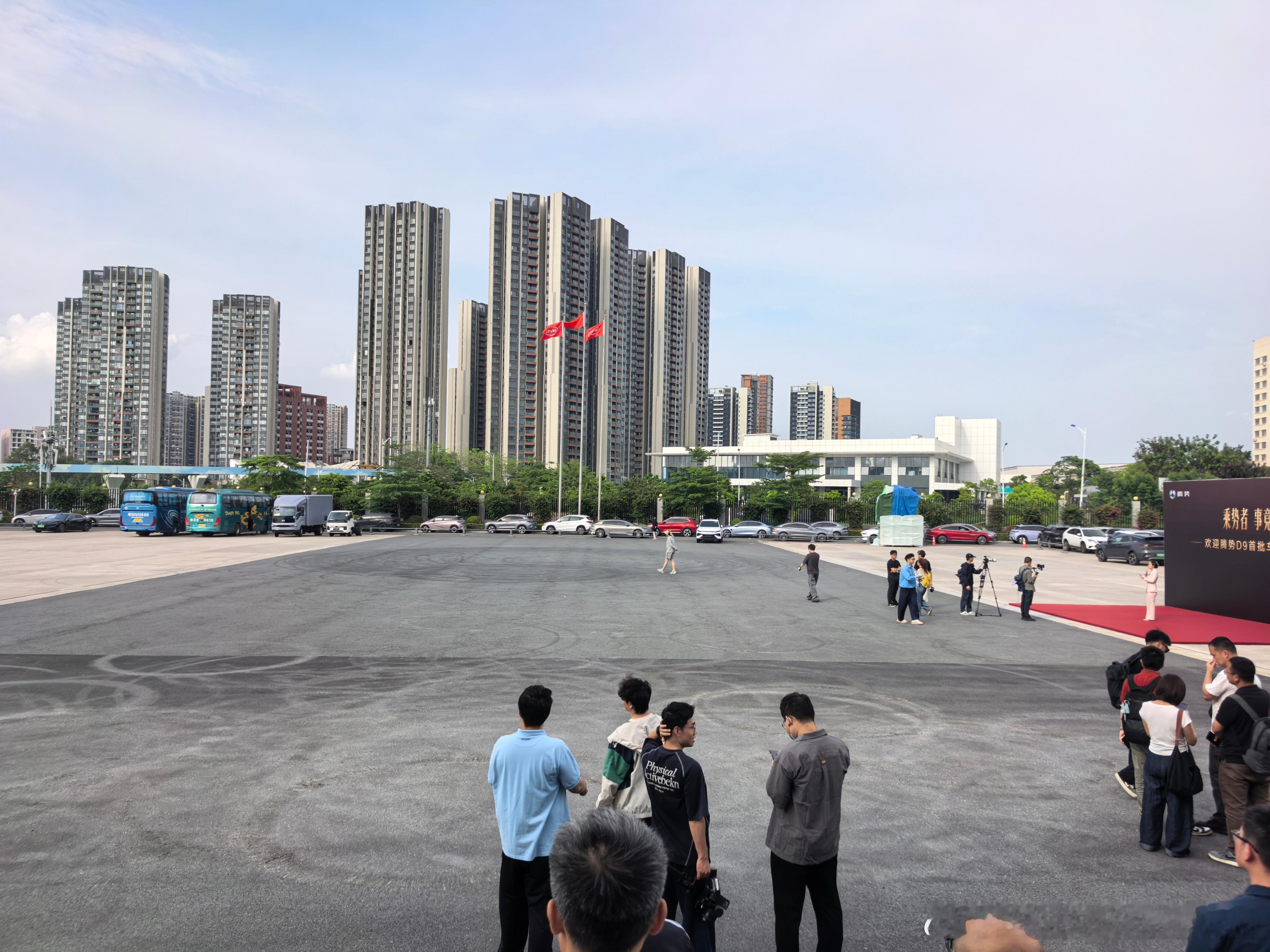 这是在等什么嘞 深圳·比亚迪股份有限公司(六角大楼)