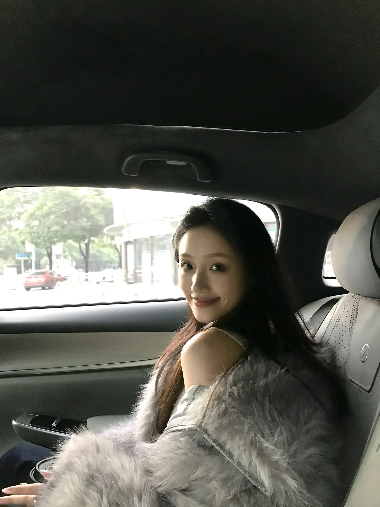 我知道了 谢谢你 再见。