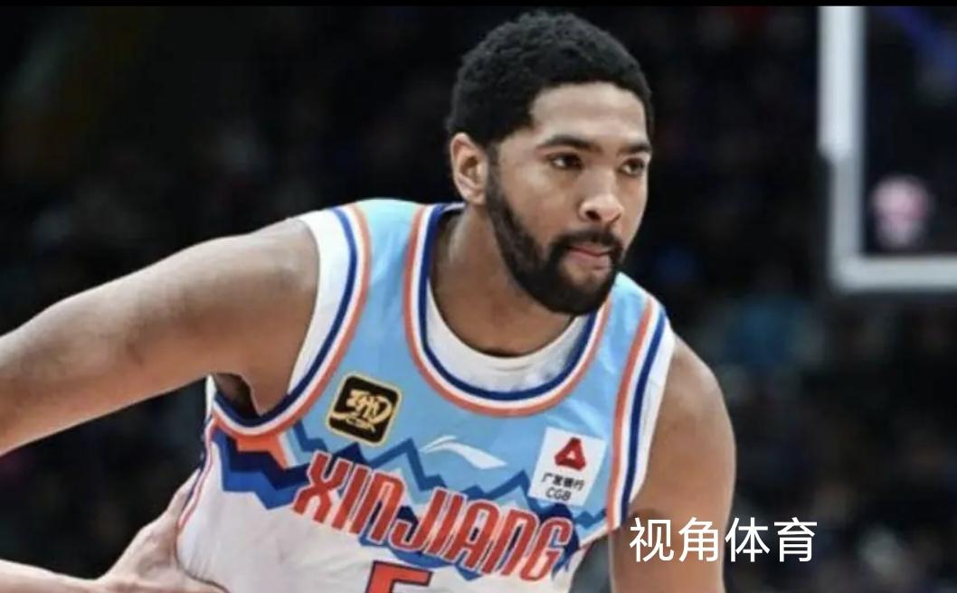 飞虎男篮大外援劳森落地乌鲁木齐，正式与球队汇合。
至此，飞虎男篮三外援人选正式敲