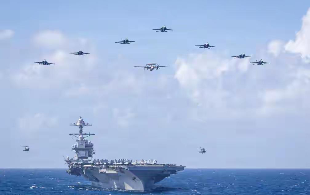 美军双航母“两面夹击”伊朗，近百架战机待命远距离打击