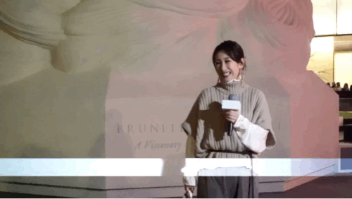 秦海璐闪光灯下的表情管理，姐做演员还是方方面面都太专业了 